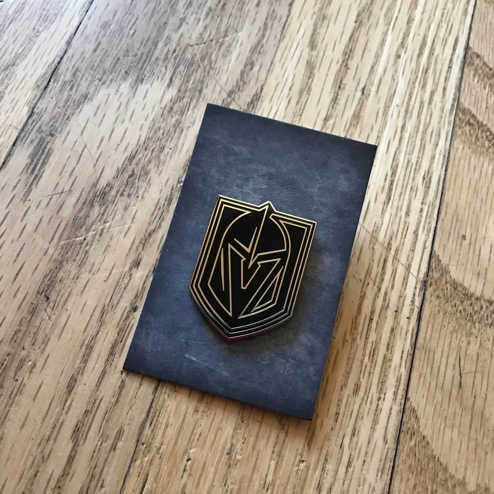 Vegas Golden Knights 2024 Season 8 Member Box Varsity Bomber Jacket XL Scarf Pin - Picture 11 of 15
